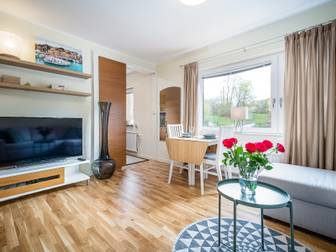 Herrgårdsvägen 103