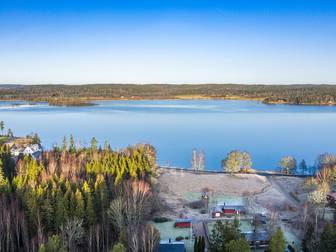 Sjönära tomt i Långared!