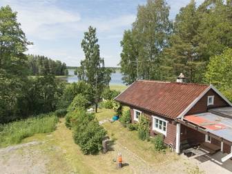 Strandbacksvägen 16