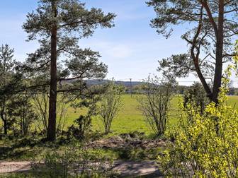 I Bänatorp strax utanför Vårgårda tätort erbjuds denna byggklara tomt.