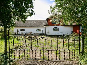 Pilekulla 126 och 128