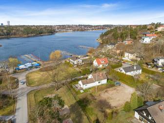 Robertsviksvägen 14