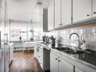 Svartkärrsvägen 4, 1tr