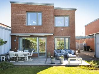 Bettina Olssons väg 33