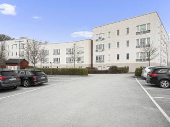 Dag hammarskjölds väg 15B