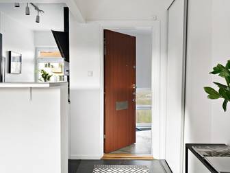 Sliding Door