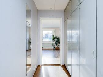 Sliding Door