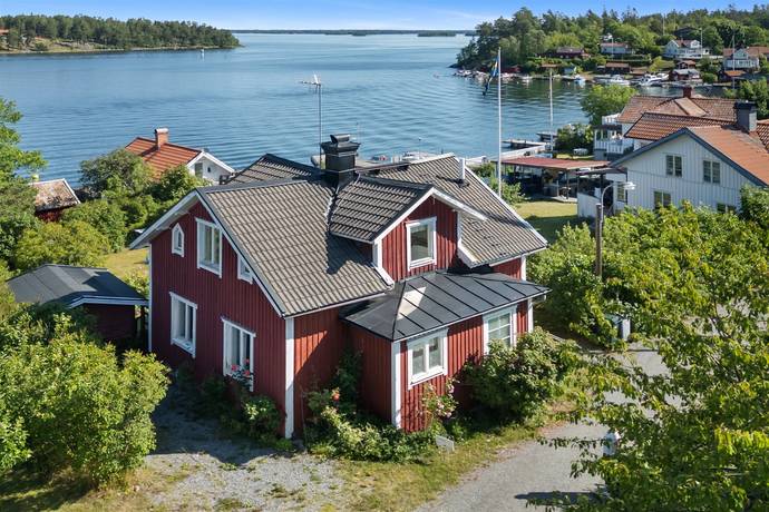 5 rum vinterbonat fritidshus på Holmbergsbacken 20 Yxlan - Köpmanholm, Norrtälje kommun - bild 2