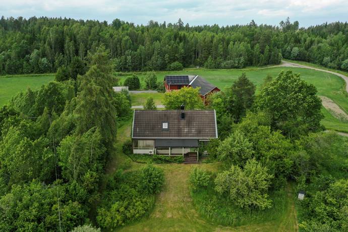 6 rum Gård med jordbruk på Bosjön 101 Lindesbergs kommun - bild 4