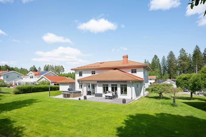 6 rum villa på Erik Wargs väg 13 Stenbäck, Gävle kommun - bild 1