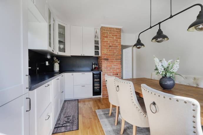 6 rum villa på Bredehall 11 Lerum Centralt, Lerums kommun - bild 3
