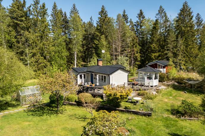 2 rum villa på Strömmadalsvägen 36 Strömma, Värmdö kommun - bild 1