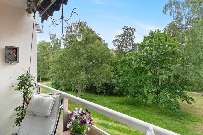 4 rum lägenhet på Björkbacksvägen 59 Tyresö Centrum, Tyresö kommun - bild 2