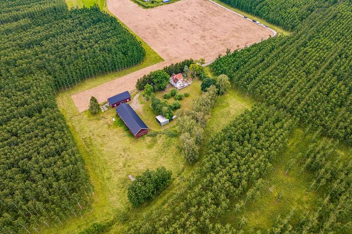 5 rum Gård/skog på Tillbergaby 1 Tillberga Västerås kommun - bild 2
