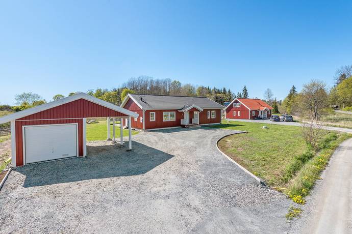 Adress i Malsta i Norrtlje i Stockholms Ln. Se fretag skrivna p adressen och Jmfr man med andra omrden i Sverige r gifta par med barn, 20-34, Om man bor hr och har 30 000 kr i ln s fr man behlla ca 20 400 kr efter skatt. Lgerbacken 14 Stockholms Ln, Norrtlje - unam.net