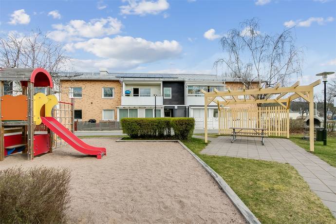 3 rum lägenhet på Tomtbergavägen 42  Botkyrka-hallunda, Botkyrka kommun - bild 1