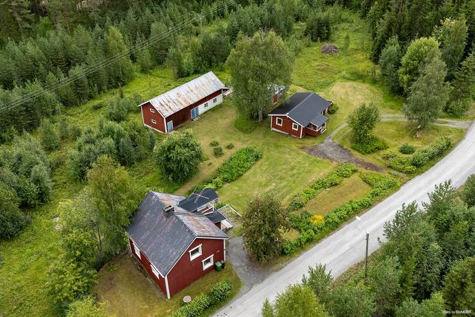 6 rum Gård/skog på Lillsjöhögen 210 Lillsjöhögen Östersunds kommun - bild 1