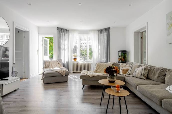 10 rum villa på Pråmvägen 10 ALNÖ - CENTRALT, Sundsvalls kommun - bild 2