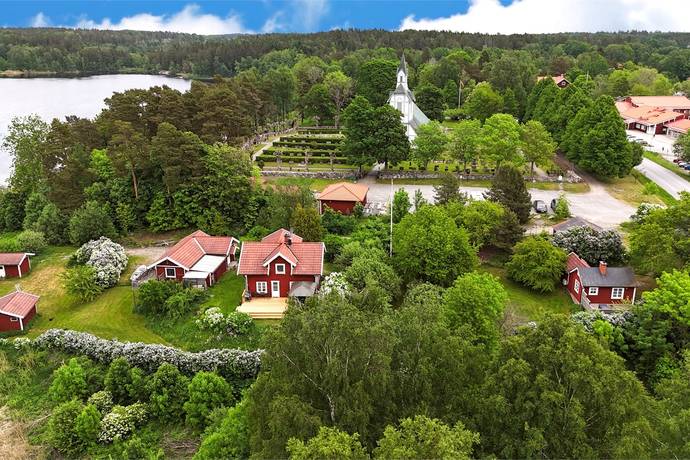villa på Godthem 1-7 Ljusterö, Österåkers kommun - bild 1