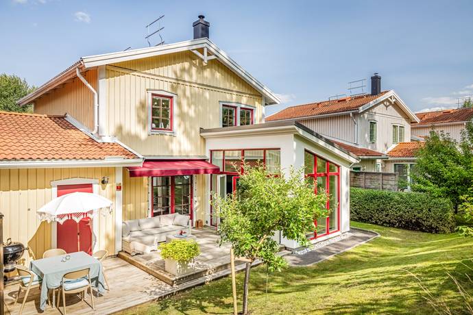 5 rum Villa på Strandängsvägen 5 Västra Bällsta Vallentuna kommun - bild 1