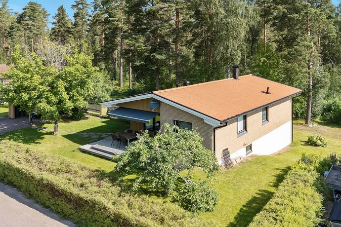 6 rum villa på Vimmelmoravägen 32 Falun, Falu kommun - bild 1