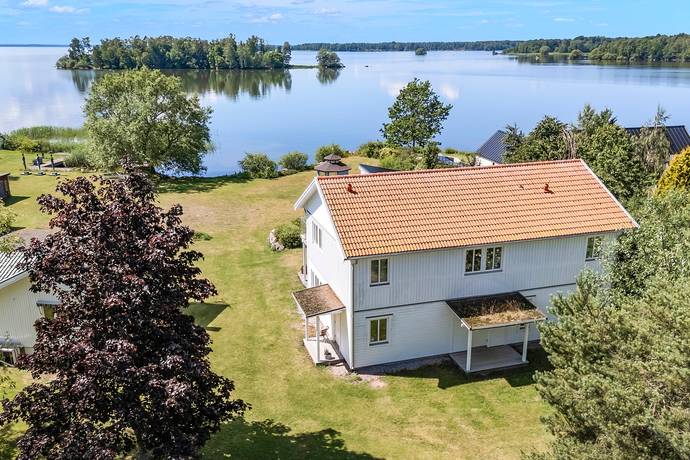 6 rum villa på Utnäsvägen 2A & 2B Hällarna, Arboga kommun - bild 1