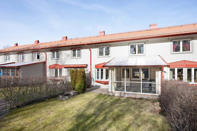4 rum radhus på Holmsundsvägen 15 D Bomhus, Gävle kommun - bild 1