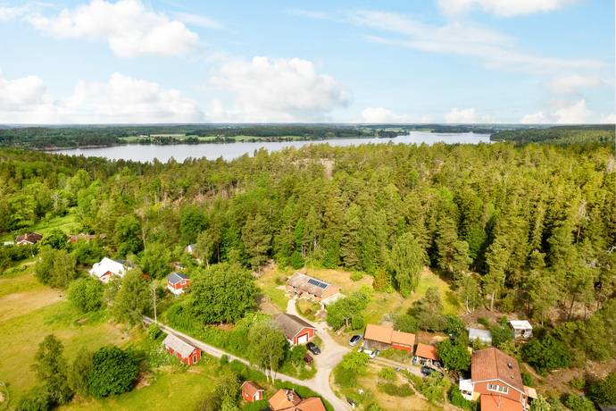 6 rum villa på Norra Väsby 15 Södertälje, Södertälje kommun - bild 1