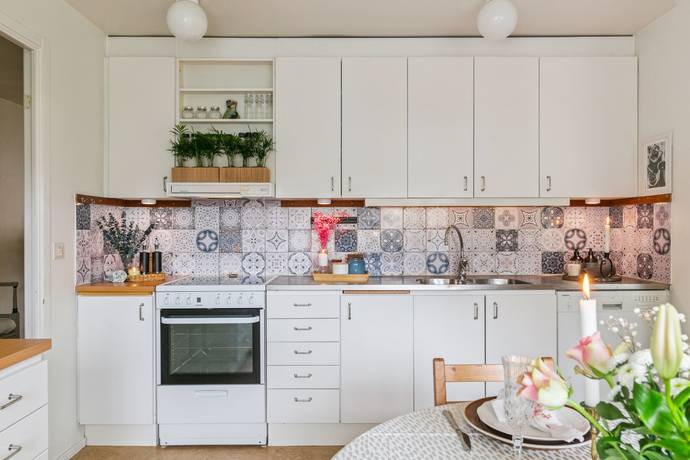 3 rum lägenhet på Luftskeppsgatan 5 Skarpnäck, Stockholms kommun - bild 2