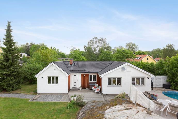 5 rum villa på Skogsbrynsvägen 16 Stuvsta, Huddinge kommun - bild 2