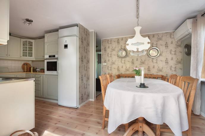 villa på Oxnövägen 51 Gålö, Haninge kommun - bild 4