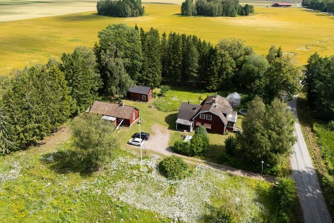 6 rum villa på Ullfors-Bro 102 & 104 Lantligt Söder Om Tierp, Tierps kommun - bild 2