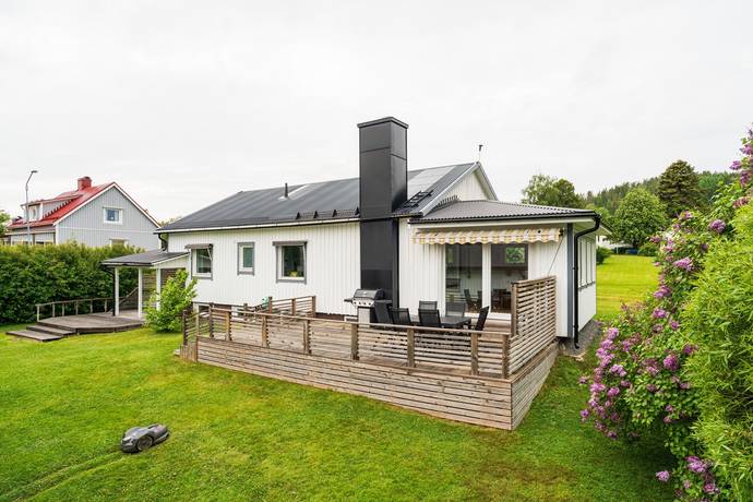 3 rum villa på Dollarvägen 4 Själevad, Örnsköldsviks kommun - bild 1