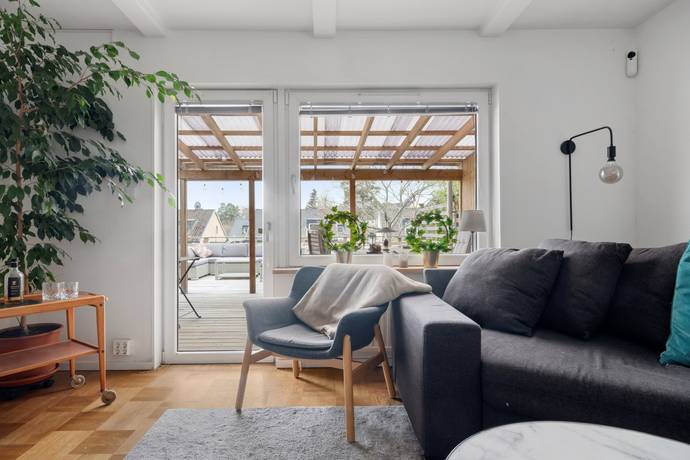 6 rum Radhus på Basgränd 127 Vällingby - Kälvesta Stockholms kommun - bild 21