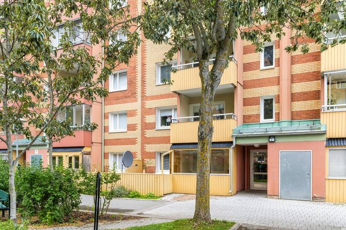 4 rum lägenhet på Trädesvägen 2 Norsborg, Botkyrka kommun - bild 1