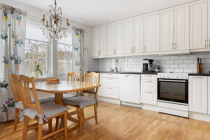 6 rum Villa på Ålvägen 81 Hammar Hammarö kommun - bild 18