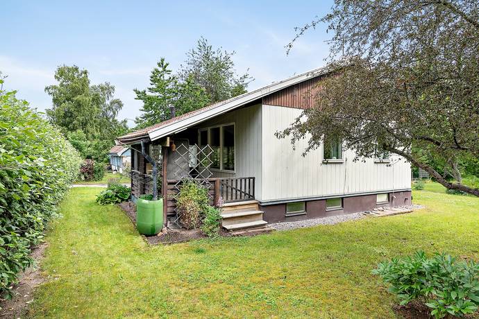 4 rum villa på Hyttvägen 6 Herräng, Norrtälje kommun - bild 1