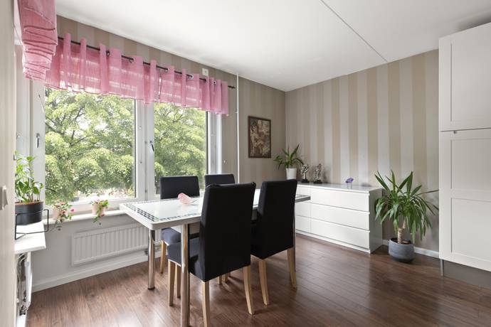 2 rum Lägenhet på Mjölnerbacken 25 Rissne Sundbybergs kommun - bild 9