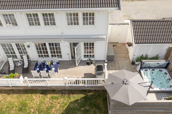 5 rum parhus på Athos väg 24 A Svinninge, Österåkers kommun - bild 1