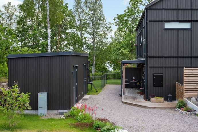 5 rum parhus på Lötvägen 75B Svinninge, Österåkers kommun - bild 1