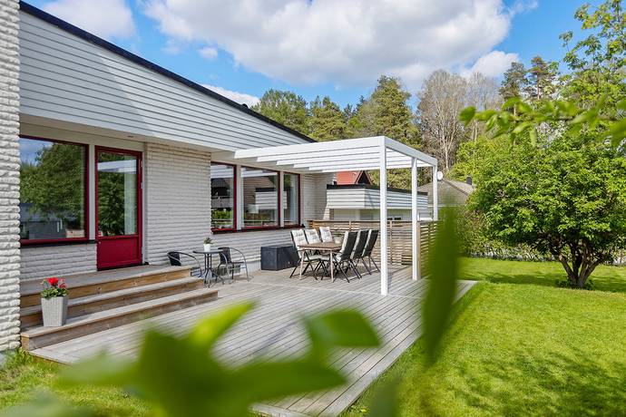6 rum villa på Hallonstigen 17 Mellringe, Örebro kommun - bild 2