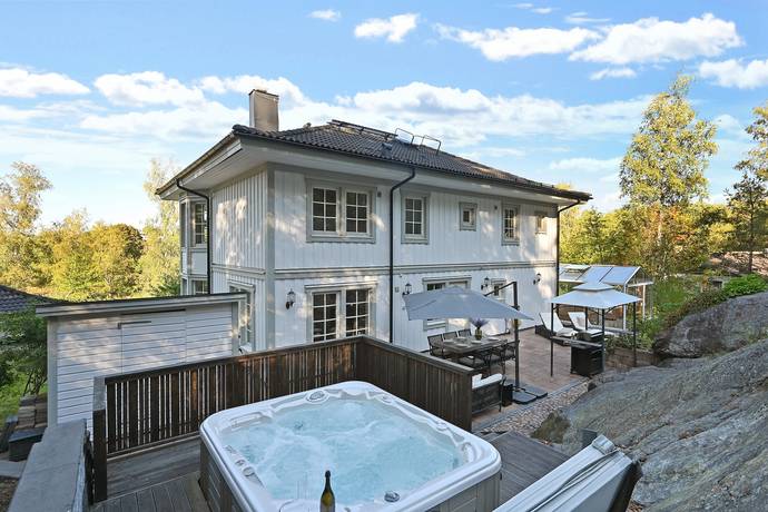 6 rum Villa på Klättstigen 6 Trångsund / Stortorp Huddinge kommun - bild 1