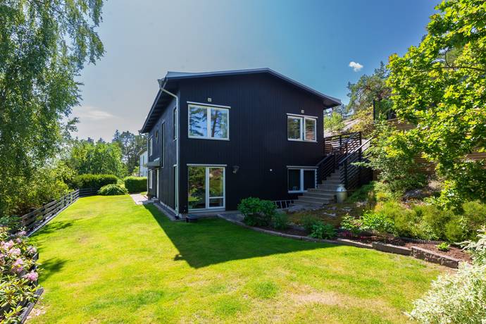 6 rum villa på Lavettvägen 32A Margretelund, Österåkers kommun - bild 2