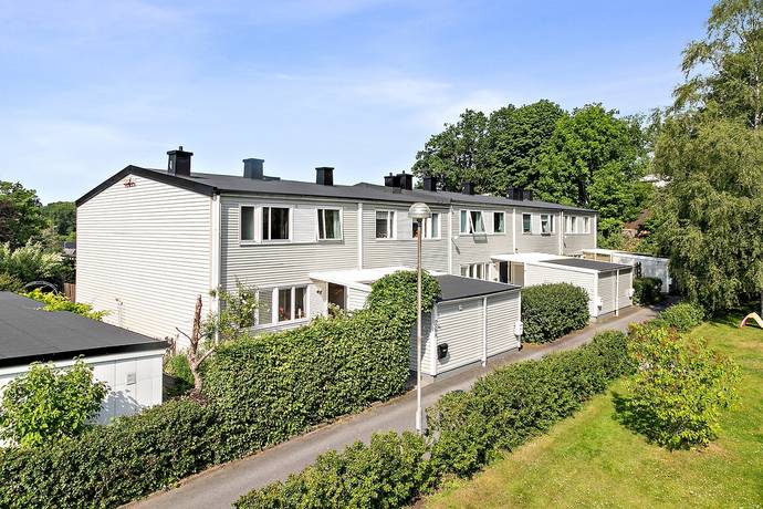 4 rum radhus på Rådavägen 76A Mölnlycke - Pixbo, Härryda kommun - bild 1