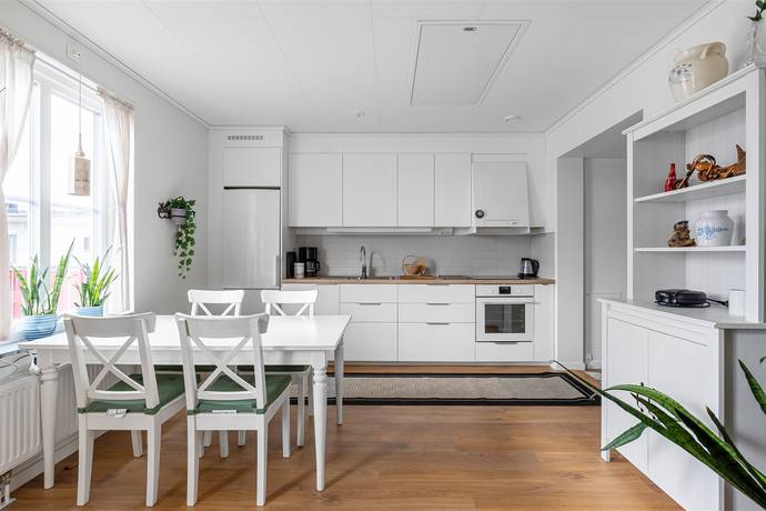 Regnmolnsvägen 8 A, Fullerö, Uppsala kommun