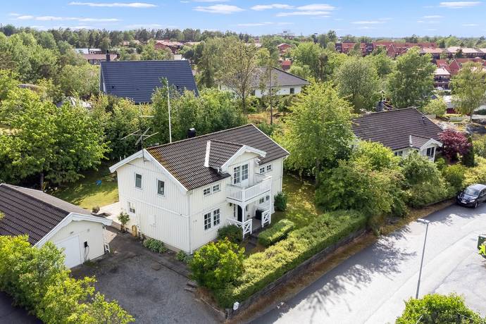 6 rum villa på Gryningsvägen 15 Drevviksstrand, Huddinge kommun - bild 2