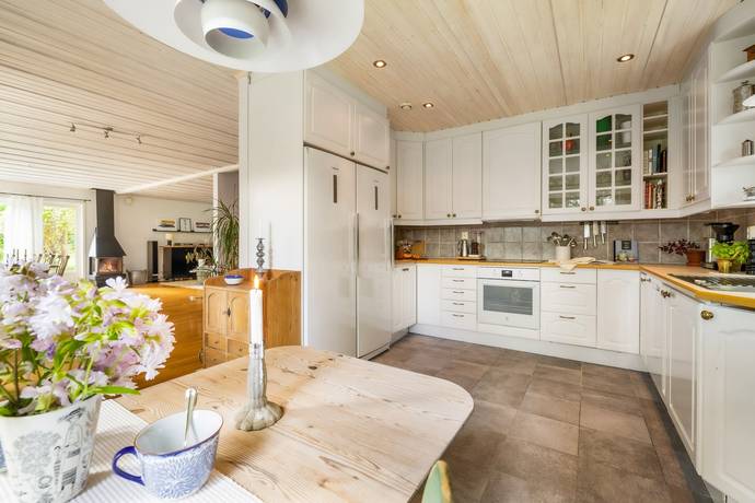 villa på Flädervägen 7 Stava, Österåkers kommun - bild 4