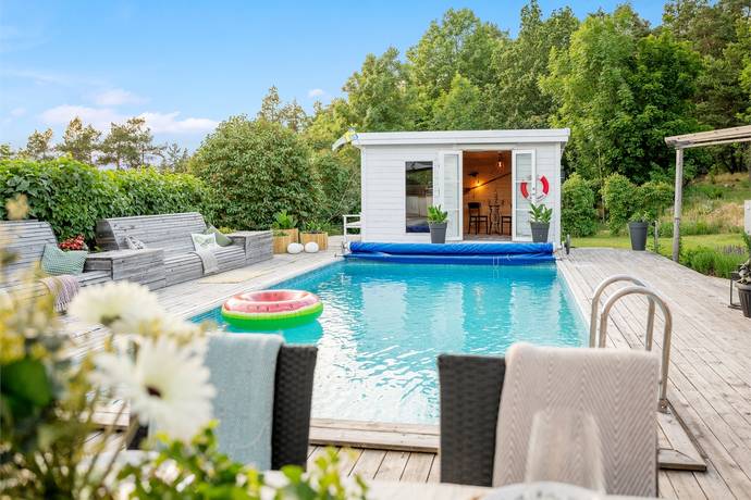 8 rum villa på Kvarntorpsvägen 7B Runö, Österåkers kommun - bild 2