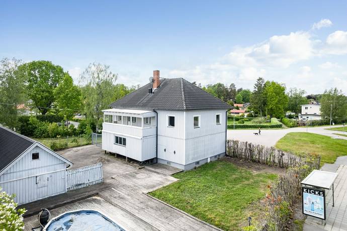 villa på Västeråsvägen 131 Lundby, Eskilstuna kommun - bild 1