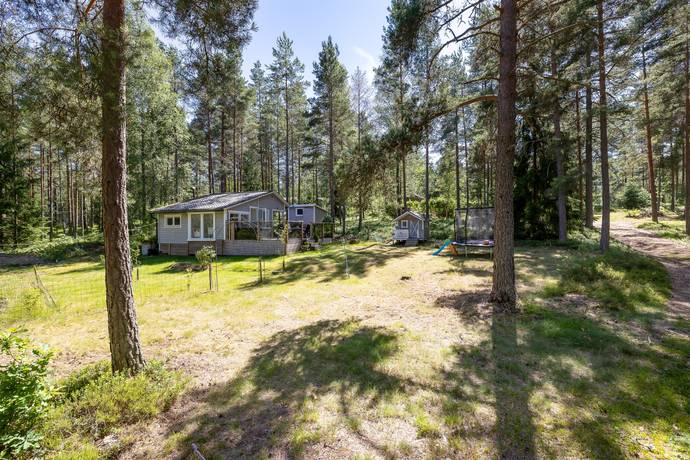 2 rum fritidshus på Gäddesta småstugeområde 46 Örebro, Örebro kommun - bild 2